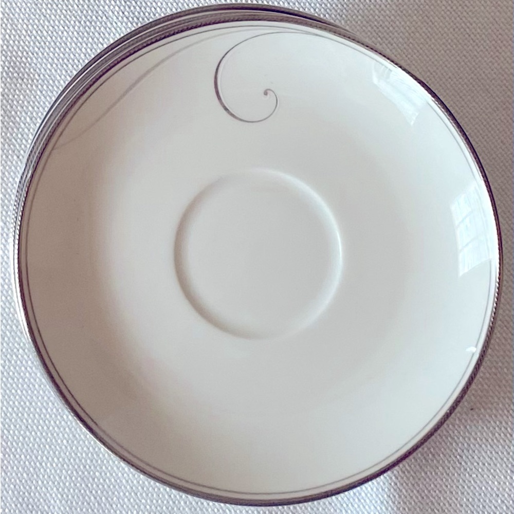 Noritake, Dinnerware, Platinum Wave Saucers Lot of 4